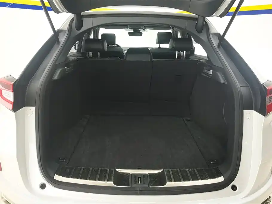 Honda UR-V 240 TURBO 2 WD Luxury CN-V