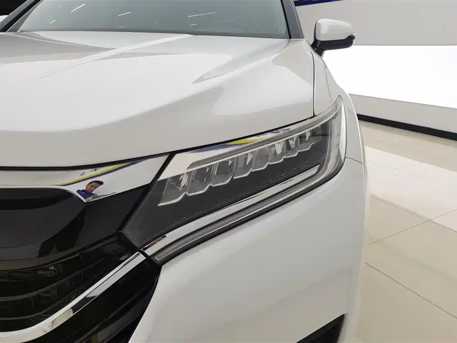 Honda UR-V 240 TURBO 2 WD Luxury CN-V