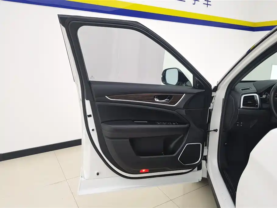 Honda UR-V 240 TURBO 2 WD Luxury CN-V