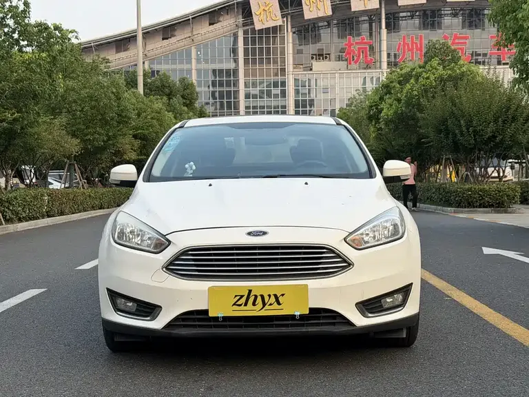 Ford Focus Sedan EcoBoost 180 Auto Elite