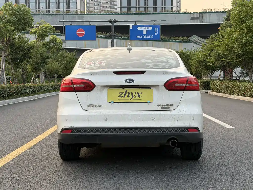 Focus Sedan EcoBoost 180 Auto Elite