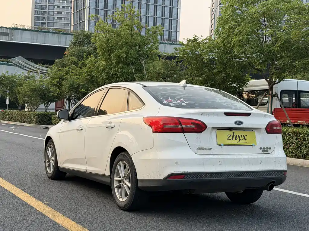 Focus Sedan EcoBoost 180 Auto Elite
