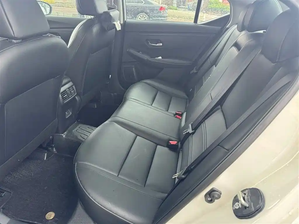 Sylphy 1.6 L CVT Joy