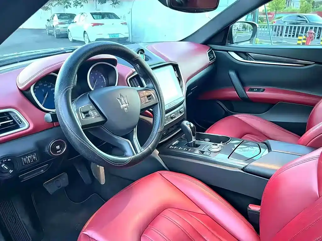 Ghibli 3.0 T Standard
