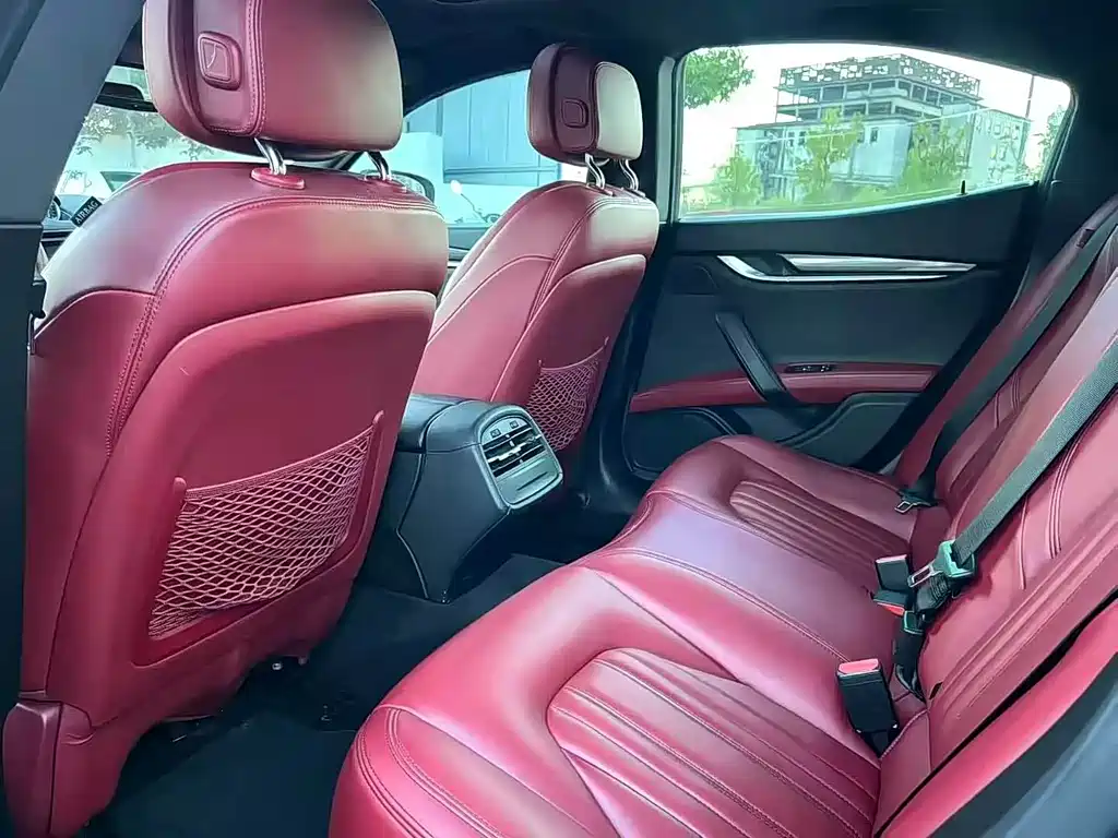 Ghibli 3.0 T Standard