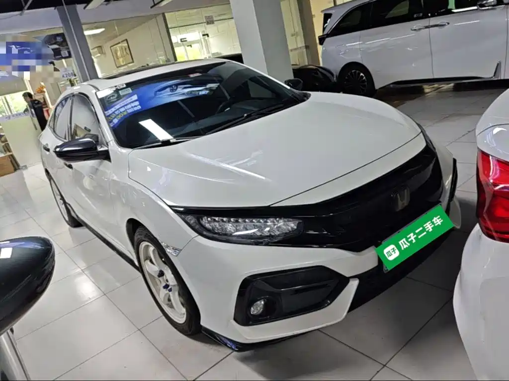 Civic HATCHBACK 220 TURBO CVT New Sharp Control