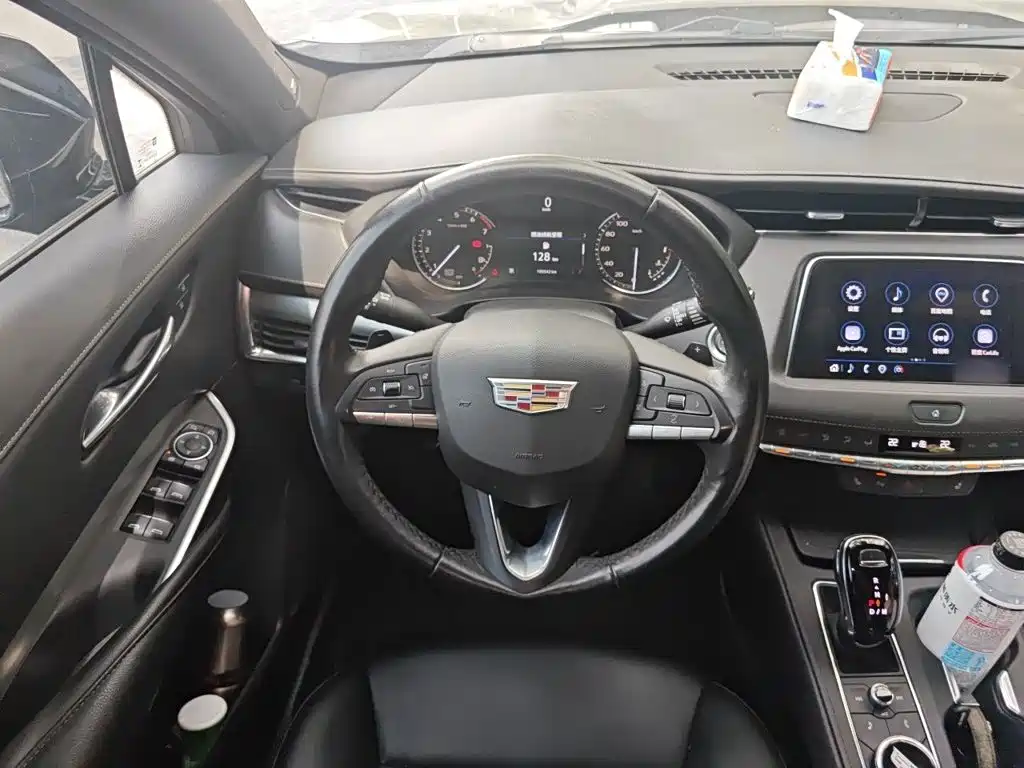 Cadillac XT4 28 T 2 WD Leading