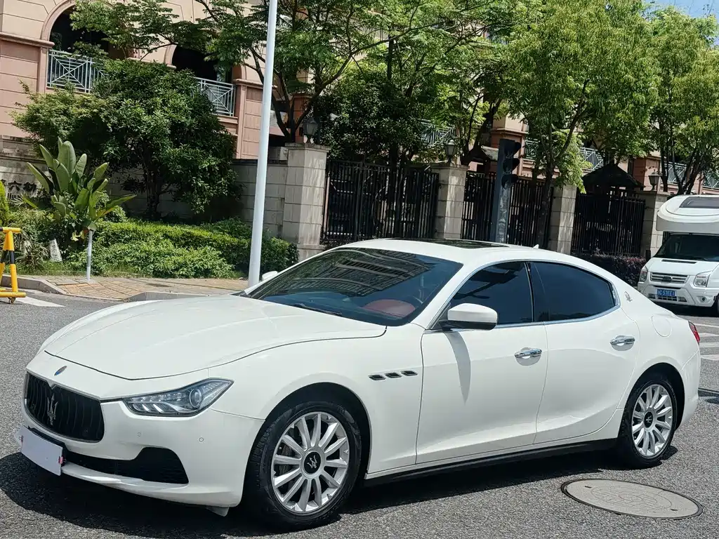 Ghibli 3.0 T Standard
