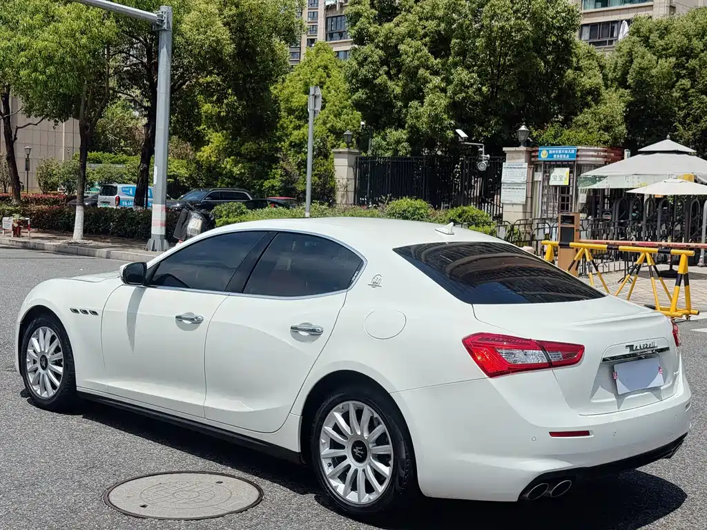 Ghibli 3.0 T Standard