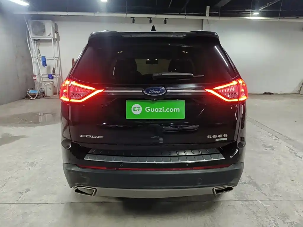 Edge EcoBoost 245 2 WD Grand Sharp 7-seat