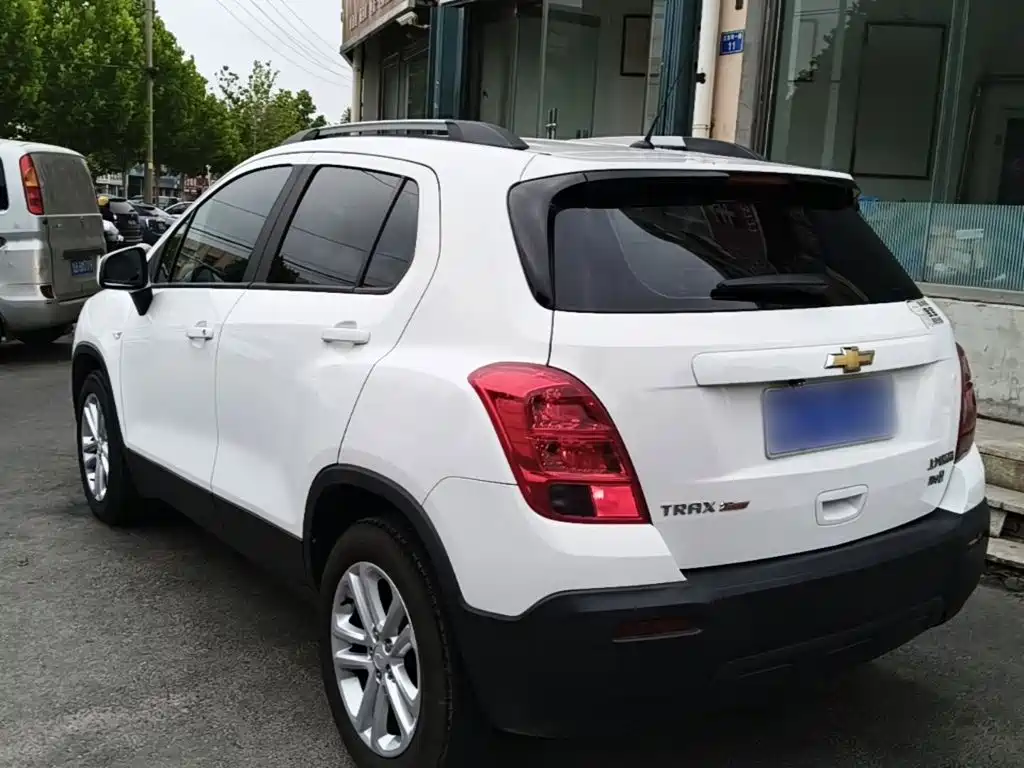 Tracker 1.4 T Manual 2 WD Comfort Sunroof