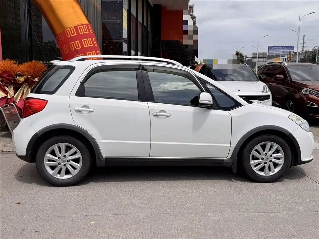 SX4 天语 SX4 2013款 酷锐 1.6 L 自动舒适型