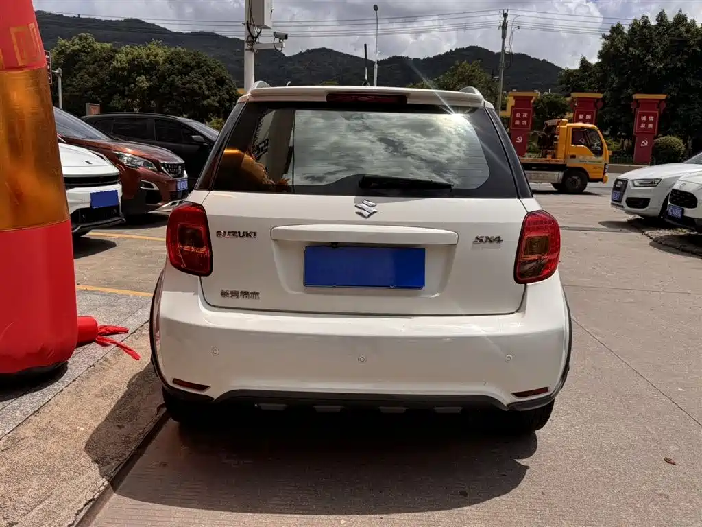 SX4 天语 SX4 2013款 酷锐 1.6 L 自动舒适型