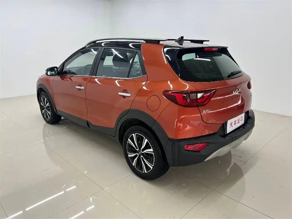 Stonic 1.4 L CVT Fun Enjoyment Sunroof
