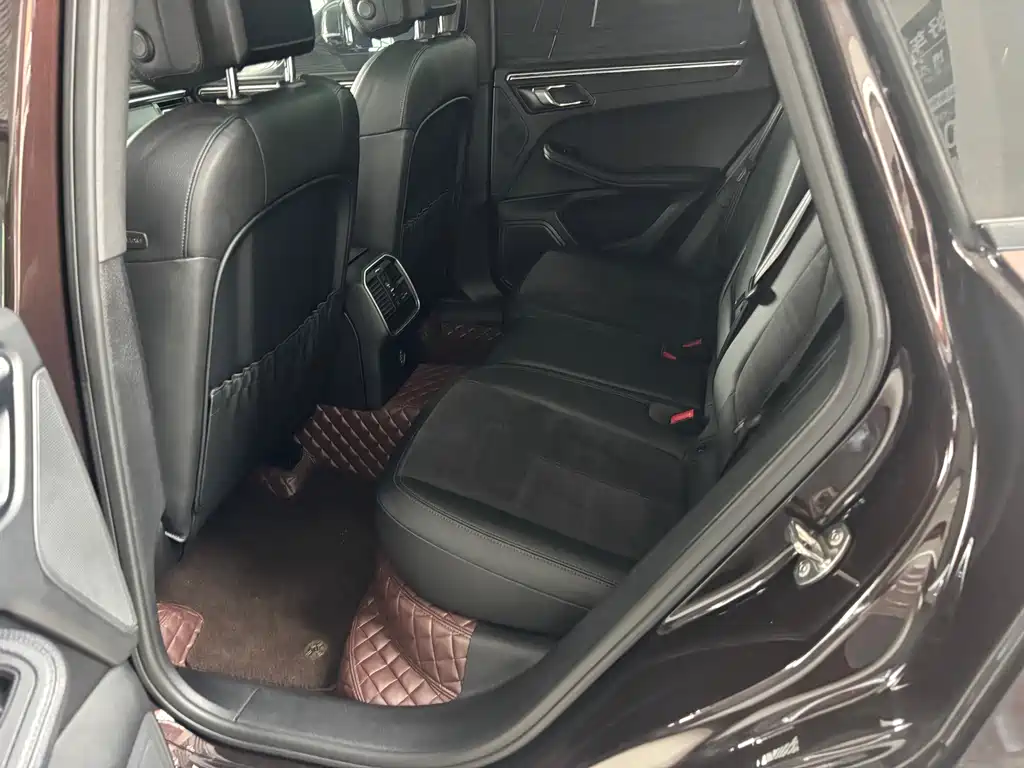 Macan Macan 2.0 T