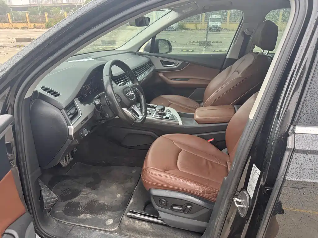 Audi Q7 45 TFSI Tech