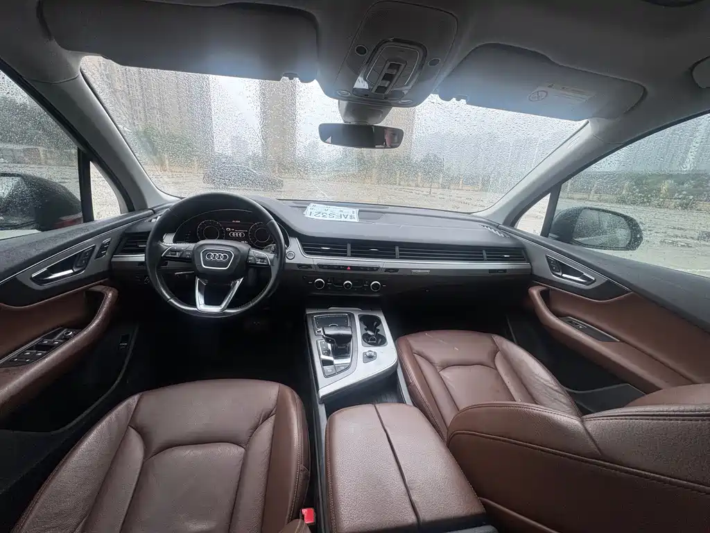 Audi Q7 45 TFSI Tech