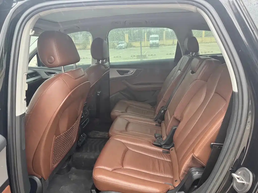 Audi Q7 45 TFSI Tech