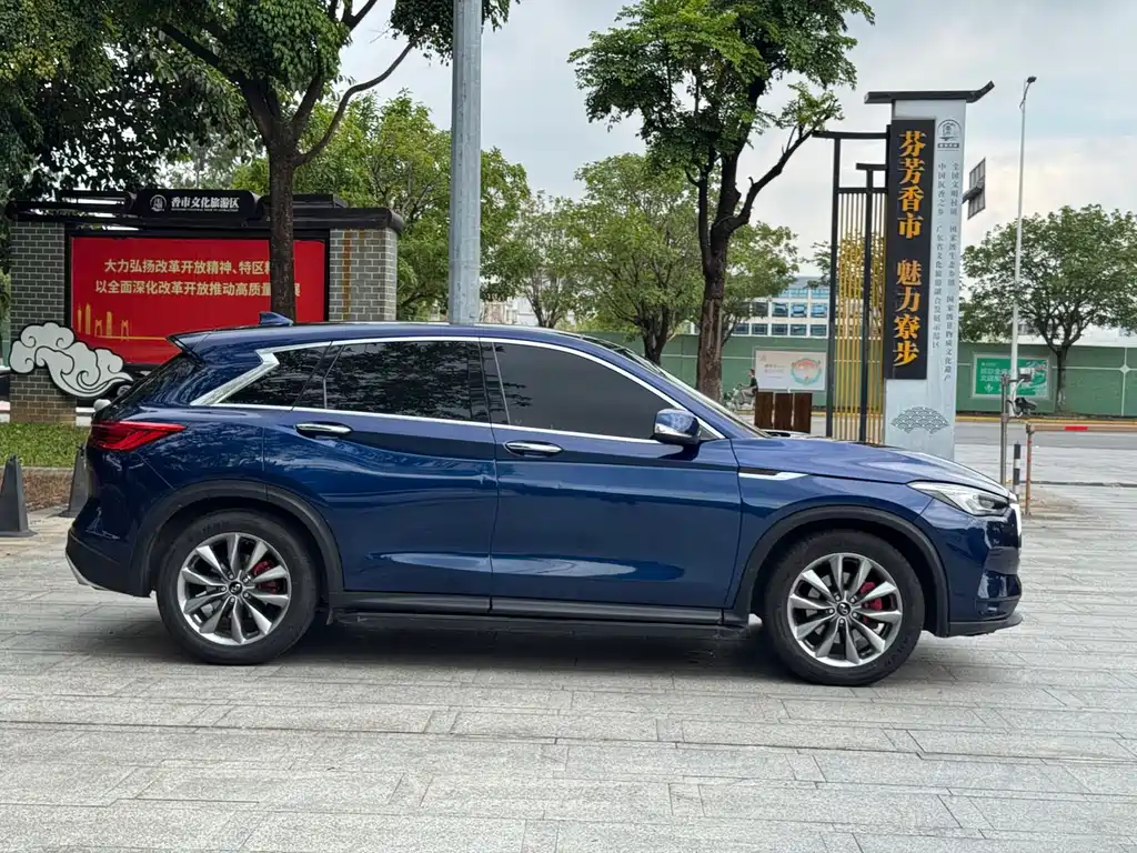 Infiniti QX50 英菲尼迪QX50 2020款 改款 2.0 T 两驱时尚版