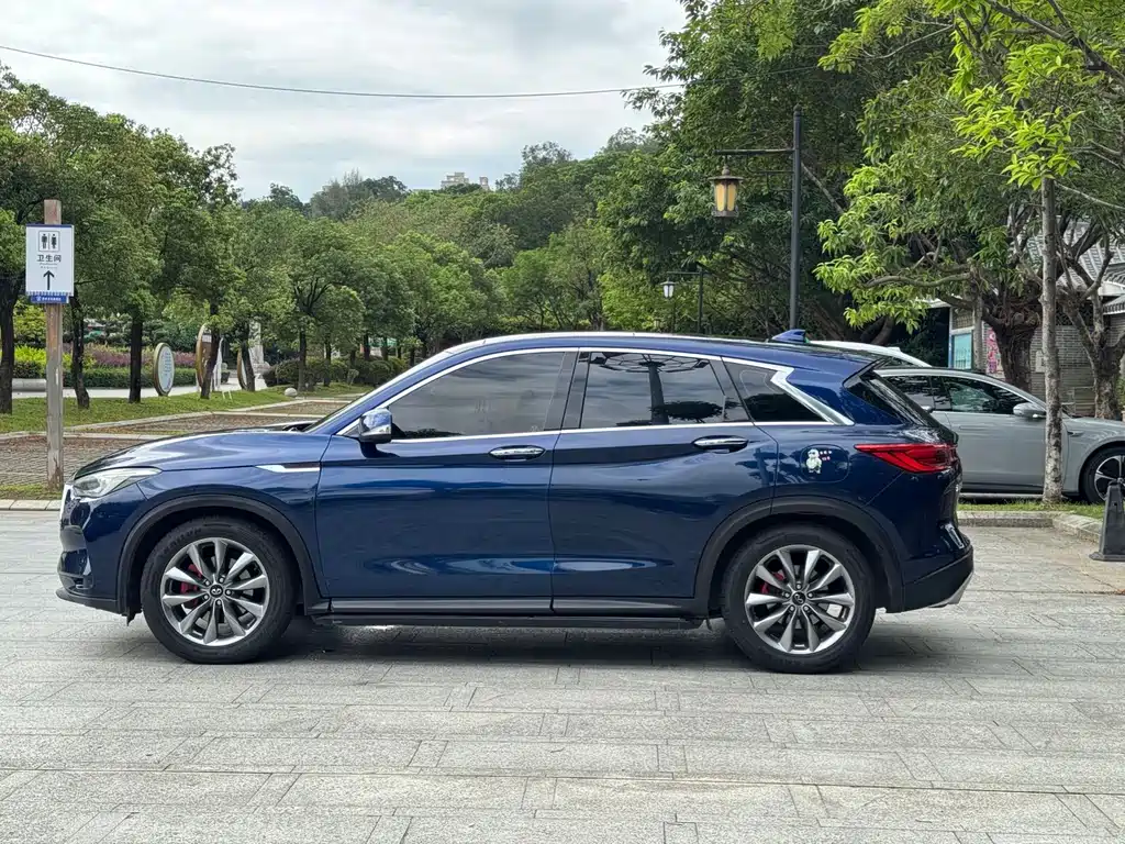 Infiniti QX50 英菲尼迪QX50 2020款 改款 2.0 T 两驱时尚版