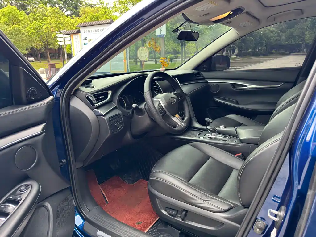 Infiniti QX50 英菲尼迪QX50 2020款 改款 2.0 T 两驱时尚版