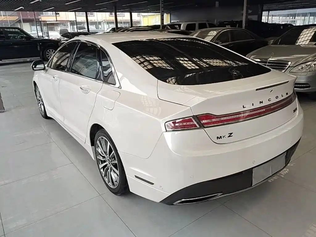 Lincoln MKZ 2.0 T Graceful