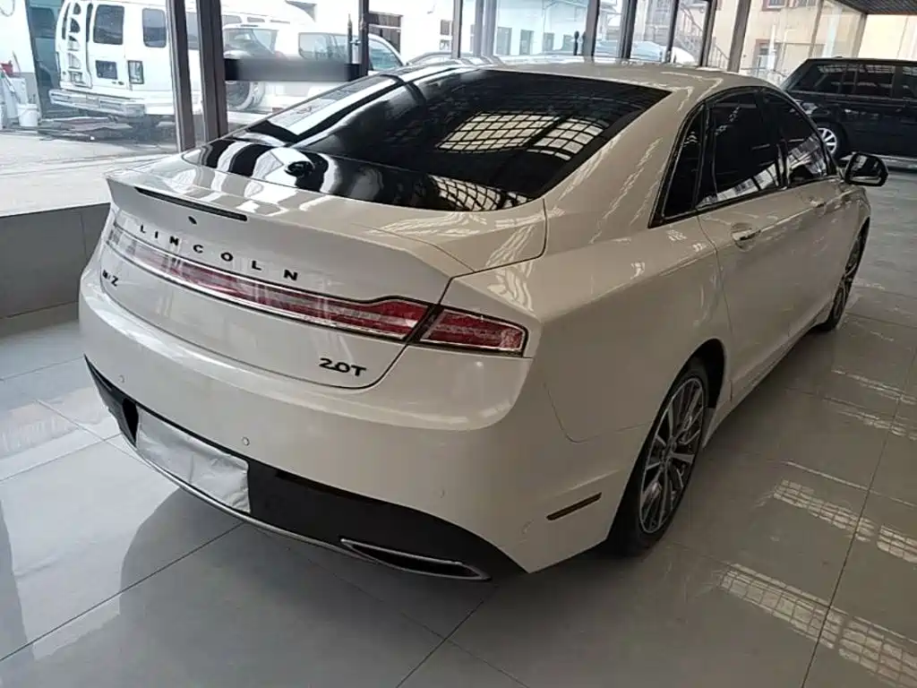 Lincoln MKZ 2.0 T Graceful