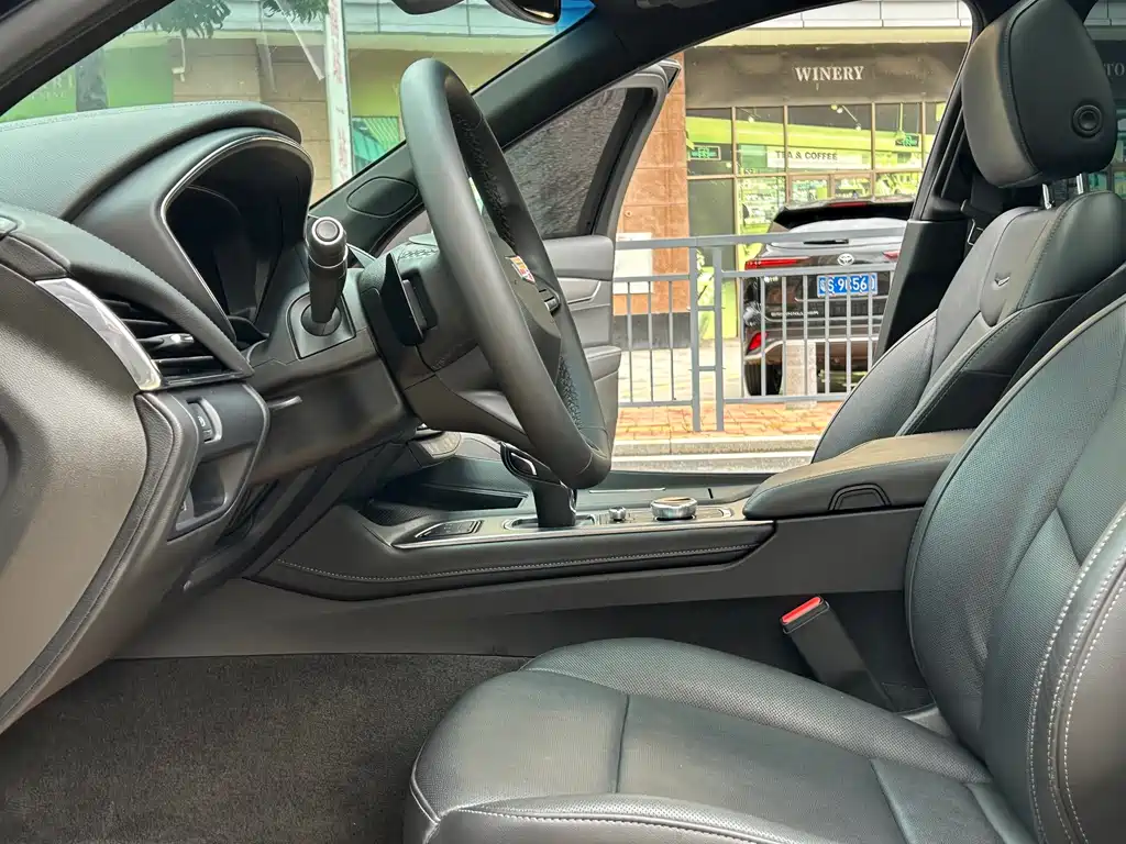Cadillac CT5 28 T Luxury (Standard)