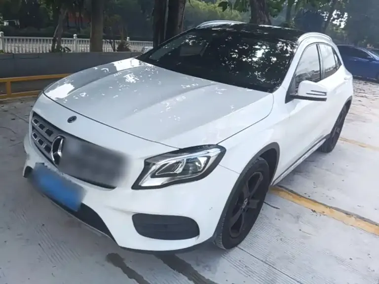 Mercedes-Benz GLA GLA 200 Fashion