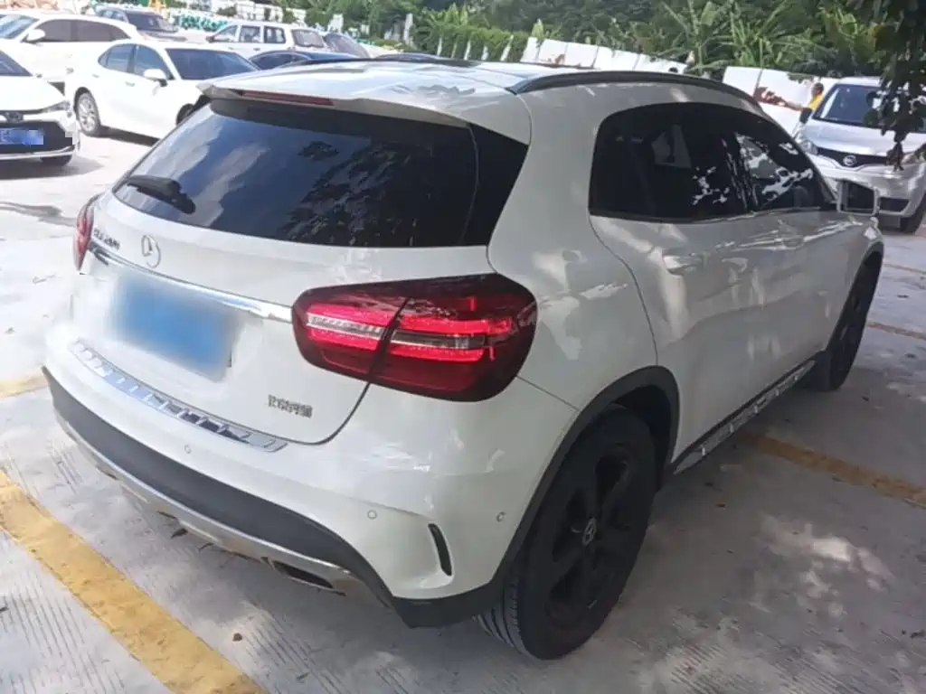 Mercedes-Benz GLA GLA 200 Fashion
