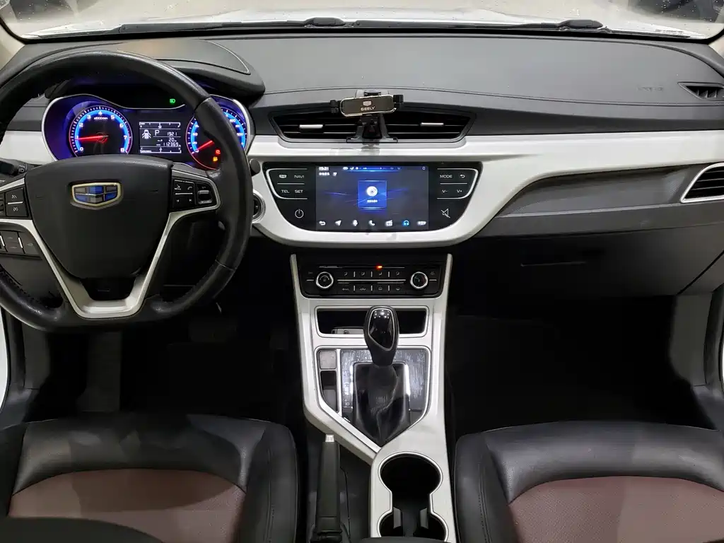 Vision 1.5 L Auto Distinguished