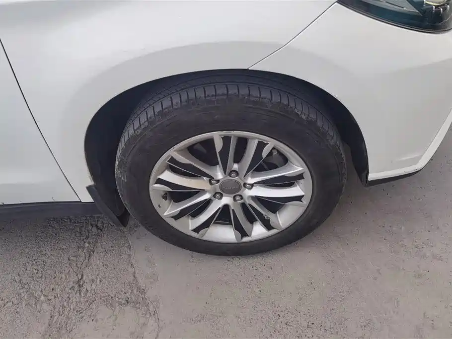 Haval H2 1.5 T Manual 2 WD Distinguished