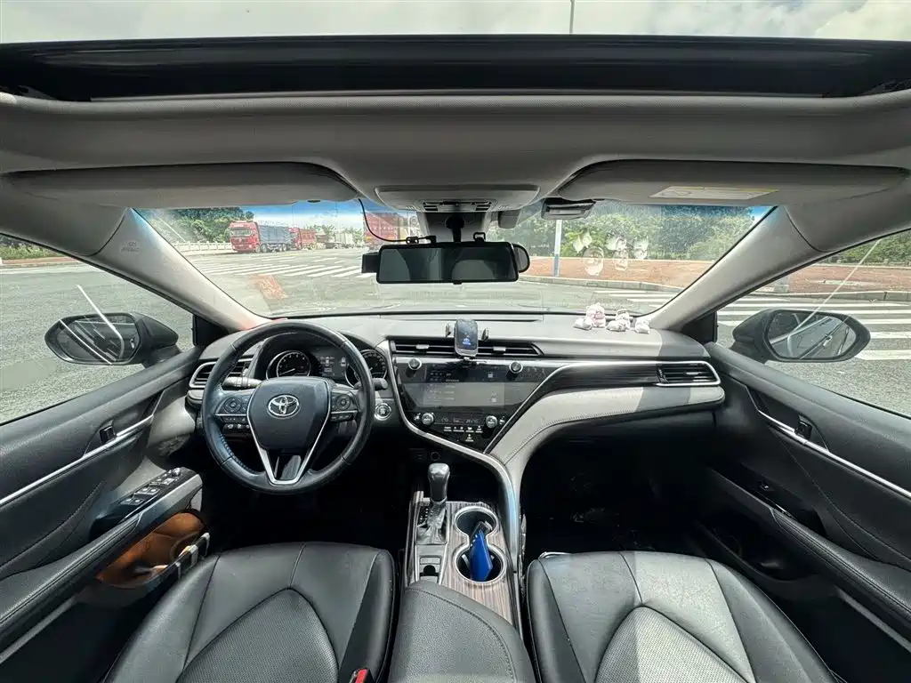 Camry 2.0 G Luxury CN-V