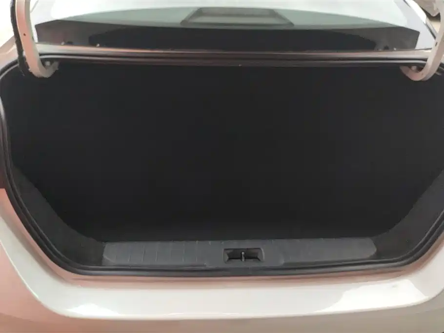 Sylphy 1.6 L CVT Joy