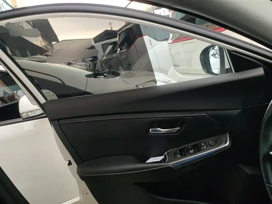 Sylphy 1.6 L CVT Joy