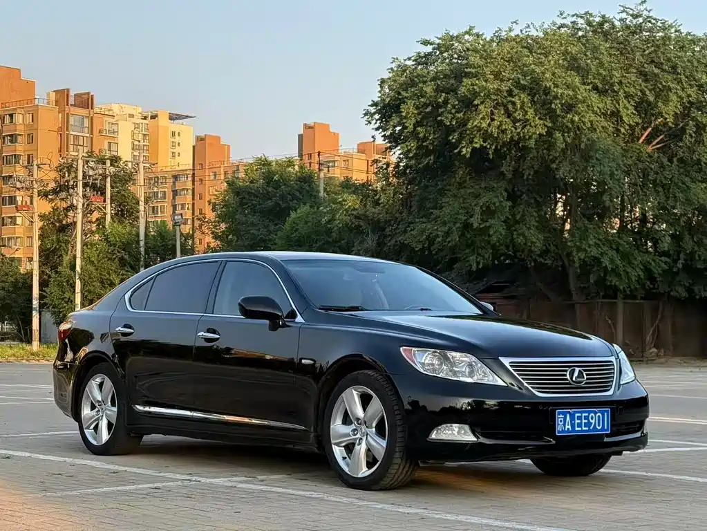 Lexus LS 460 L Distinguished