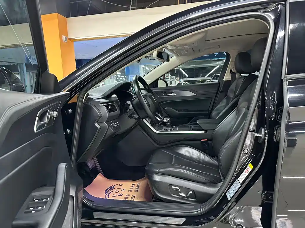 Hongqi H5 Classic 1.8 T Auto Connected Flagship Enjoyment