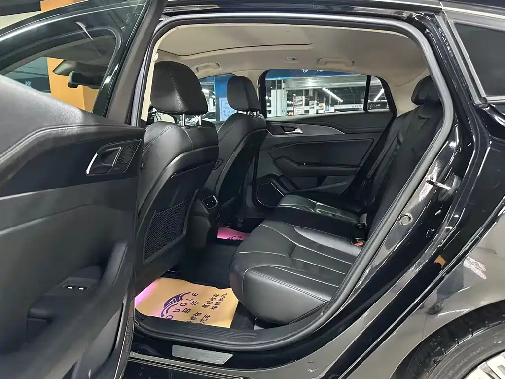 Hongqi H5 Classic 1.8 T Auto Connected Flagship Enjoyment