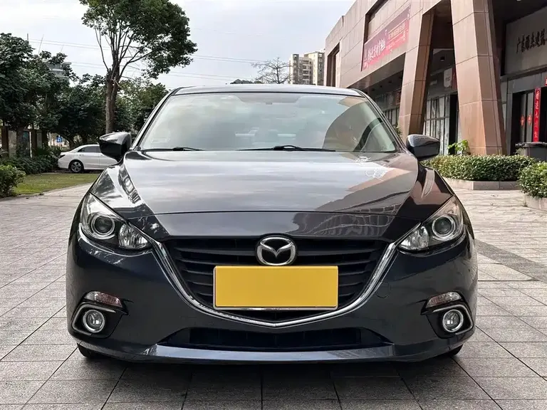 Mazda 3 Axela Sedan 1.5 L Auto Luxury