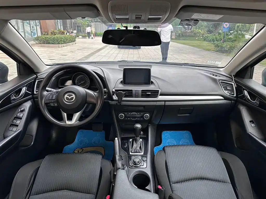 Mazda 3 Axela Sedan 1.5 L Auto Luxury