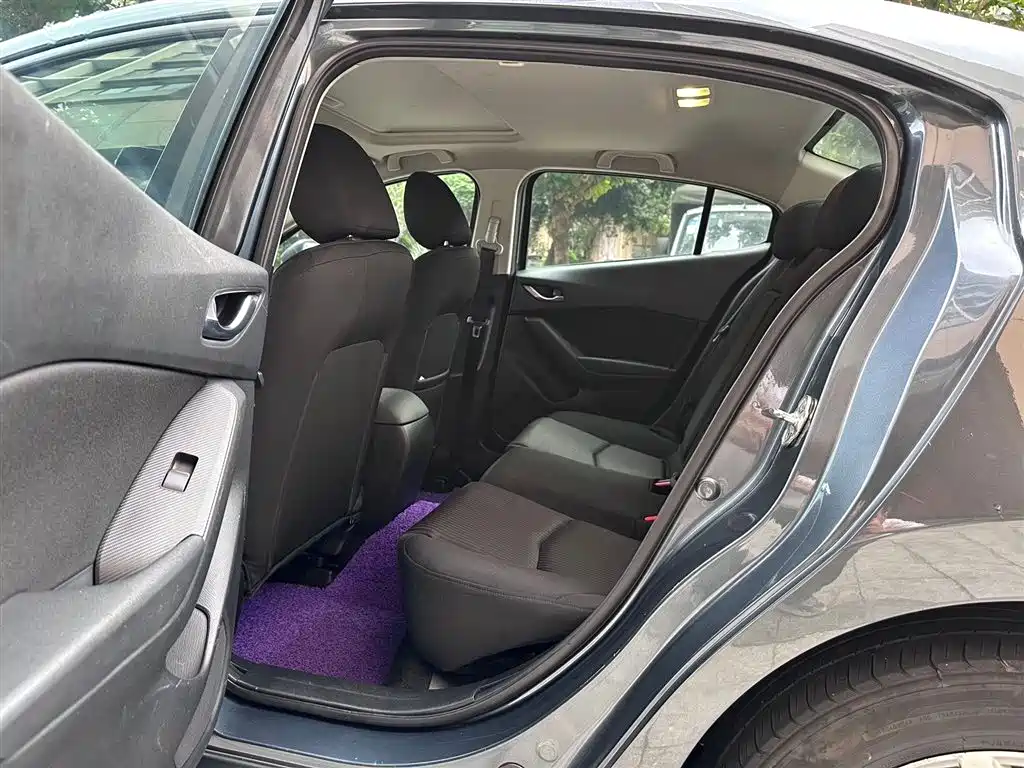 Mazda 3 Axela Sedan 1.5 L Auto Luxury