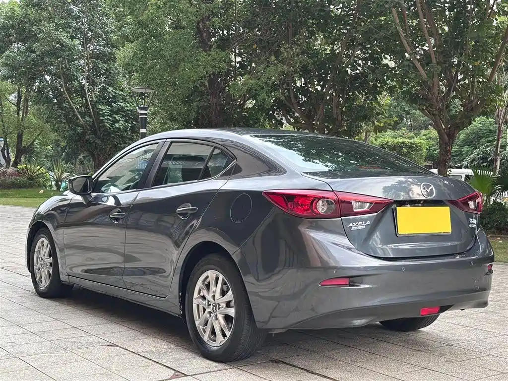 Mazda 3 Axela Sedan 1.5 L Auto Luxury
