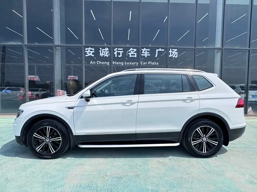 Tiguan L 380 TSI Auto 4 WD Luxury