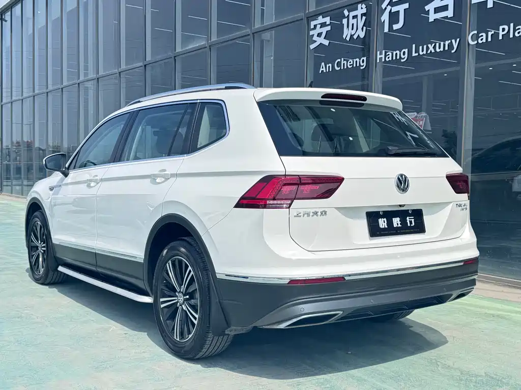 Tiguan L 380 TSI Auto 4 WD Luxury