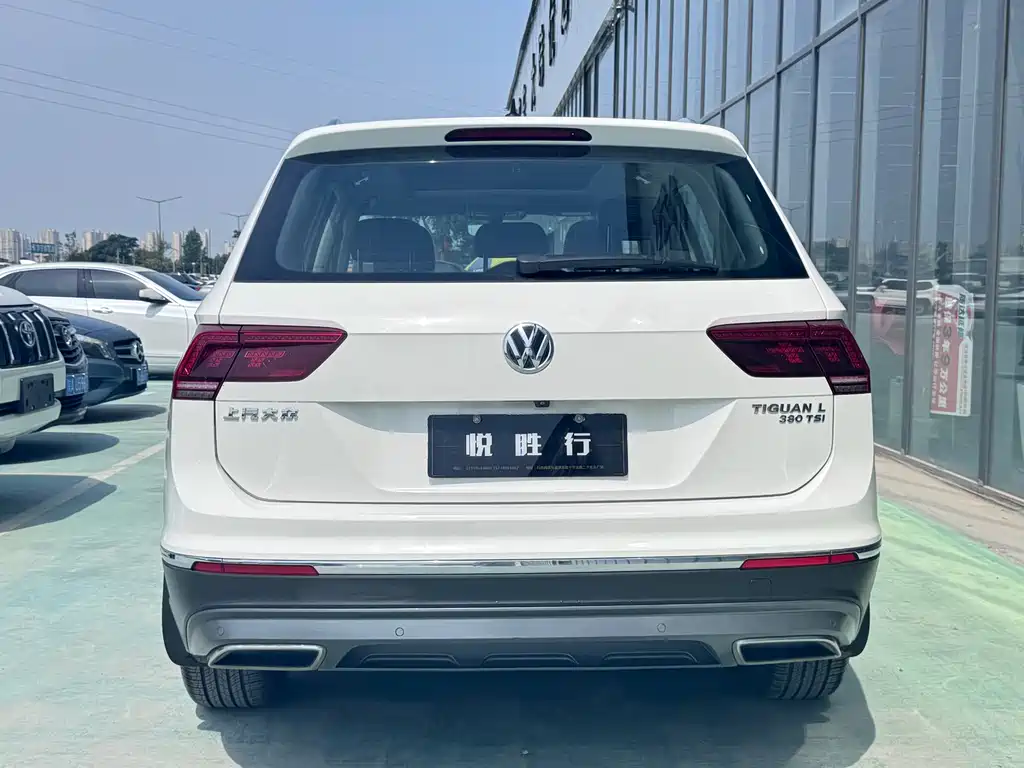 Tiguan L 380 TSI Auto 4 WD Luxury
