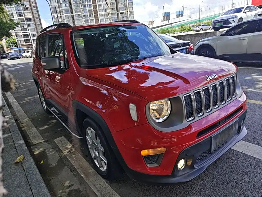 Renegade 自由侠 2021款 220 T 自动精英版