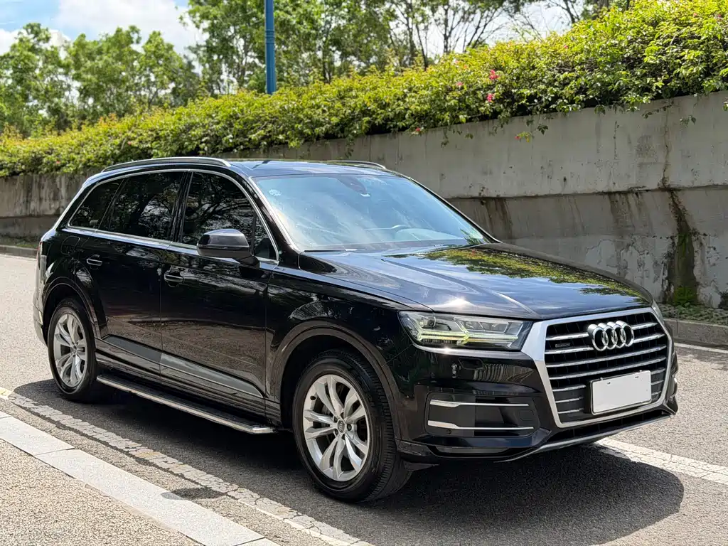 Audi Q7 55 TFSI Tech