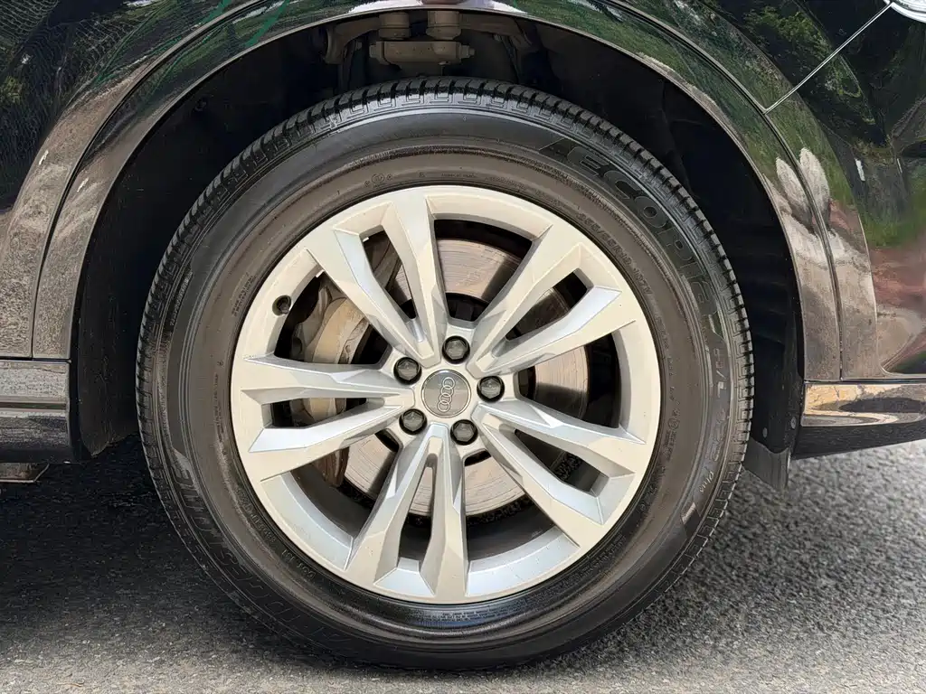 Audi Q7 55 TFSI Tech