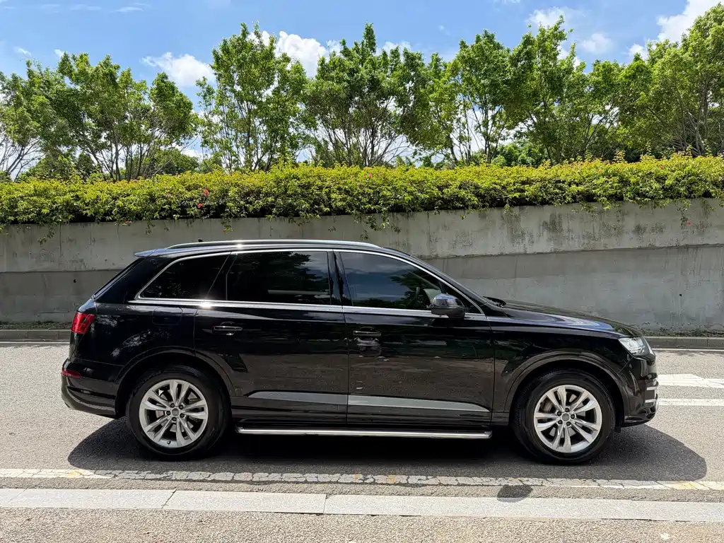 Audi Q7 55 TFSI Tech