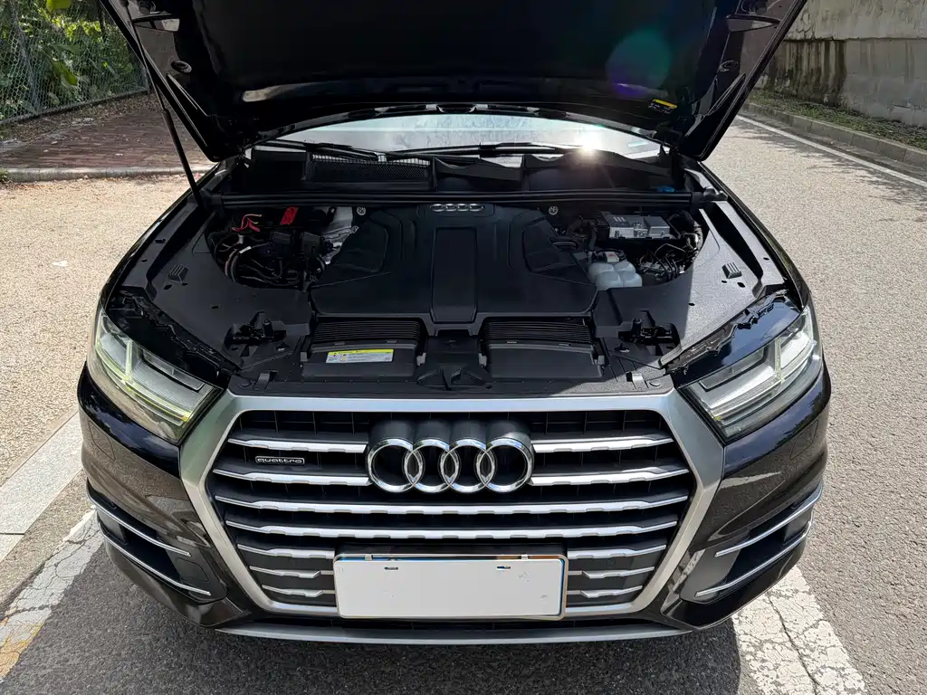 Audi Q7 55 TFSI Tech